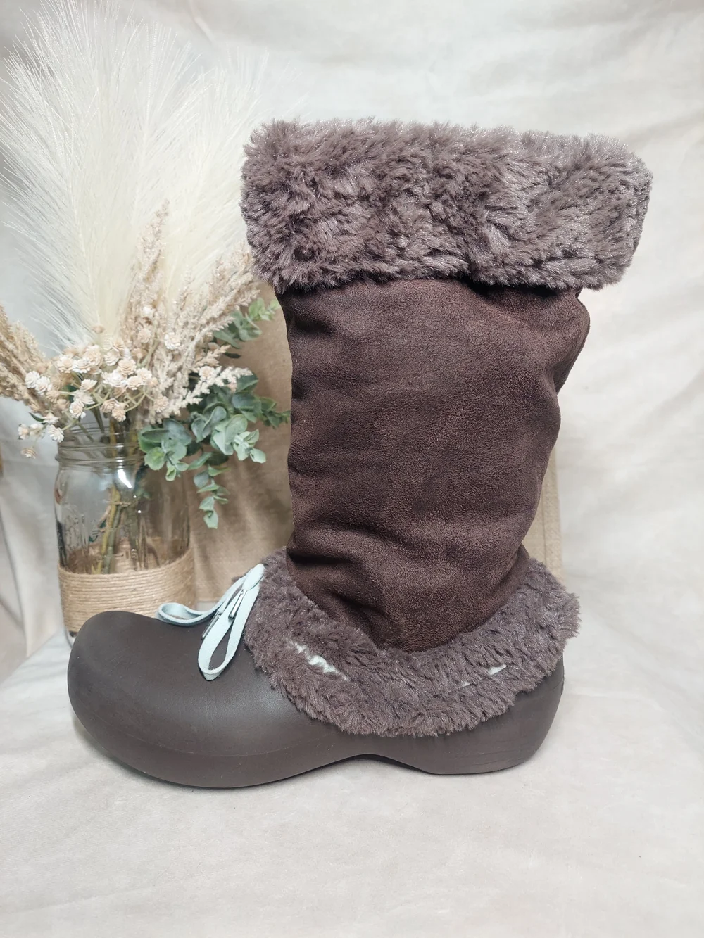 Crocs Nadia Winter Boots Brown Faux Fur Light Blue Laces Women’s Size 9